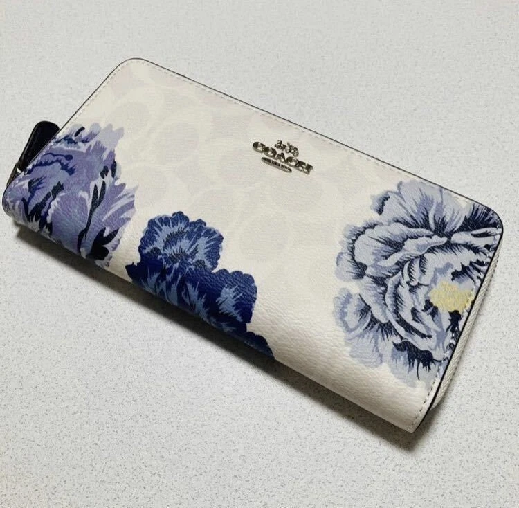 Coach kaffe fassett wallet Clearance