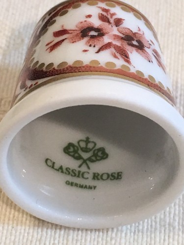 Classic Rose...Germany...vintage THIMBLE..original box - Picture 3 of 5