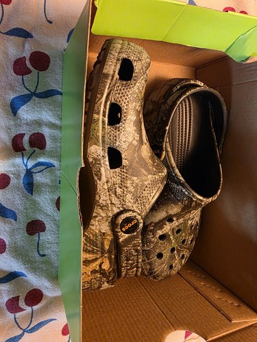 Big Boys Camo Crocs Size 3 Brand New in Box