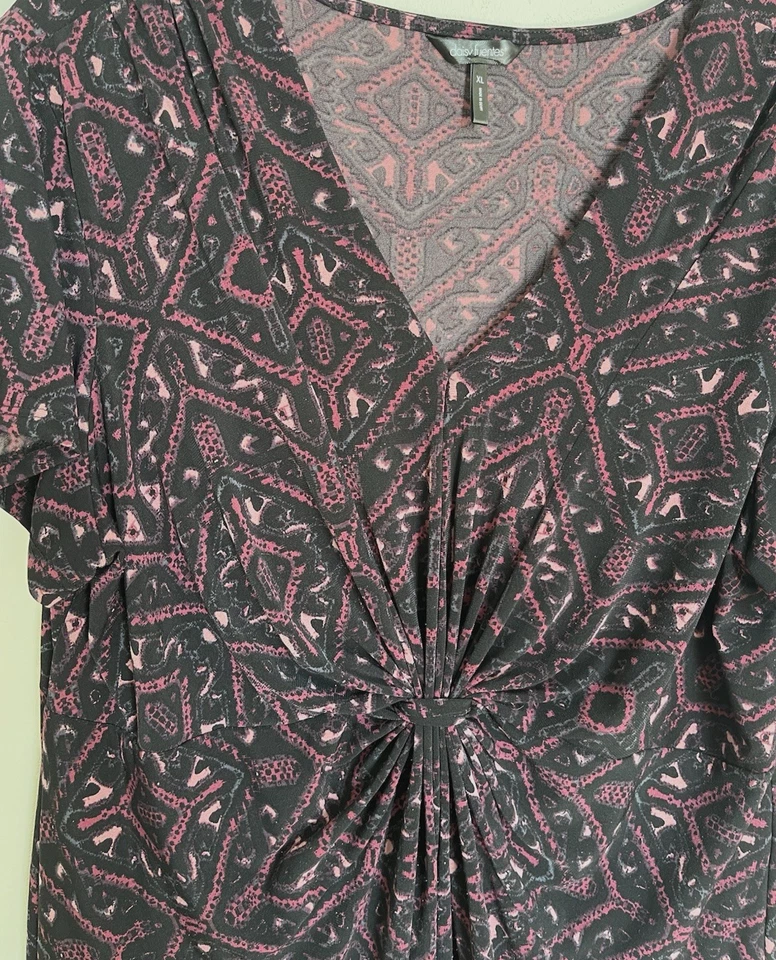 Daisy Fuentes Woman’s Size XL Pullover Top Black Pink Aztec Short Sleeve - Image 3 of 4