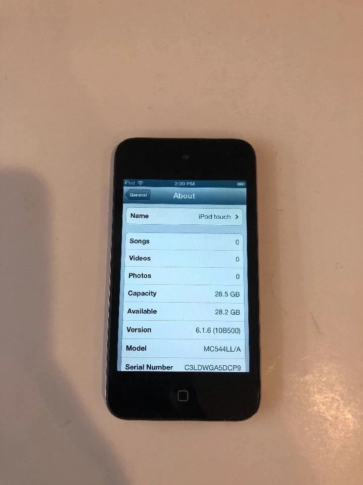Apple iPod touch 4th Generation 32GB Black - Good Working Condition - Image 4 of 4