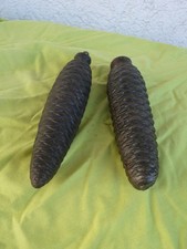 2 duże stare ciężkie zegarki z kukułką zegarek z czarnego walca szyszki jodłowe powyżej 1 kg
