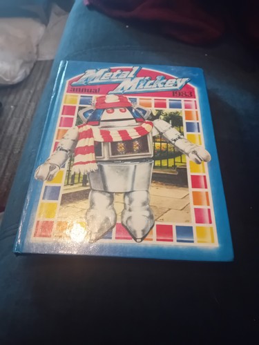 METAL MICKEY ANNUAL 1983 GREAT CONDITION