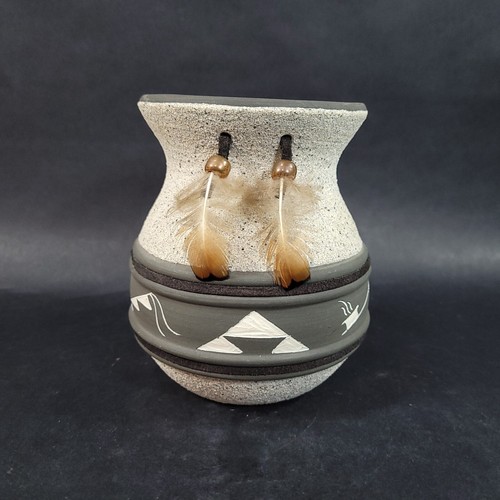 Native Pottery Vase Signed Dakota Sun CJM Etched Gray Black with Feathers 105 - Picture 2 of 7
