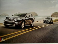 2019 TOTAL TOYOTA FAMILY SALES INFO PORTFOLIO BROCHURE BOOK