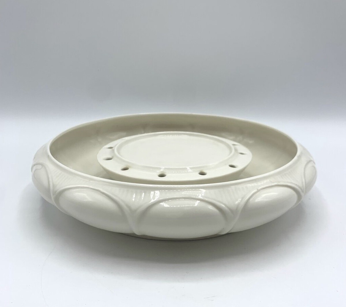 HUTSCHENREUTHER K. Tutter Low Profile Porcelain Bowl w HUTSCHENREUTHER K. Tutter Low Profile Porcelain Bowl w