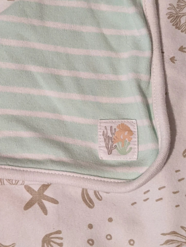 Manta Bebé Mac & Moon Ocean Coral y Rayas Reversible Algodón Orgánico Verde  Foto 3 de 4