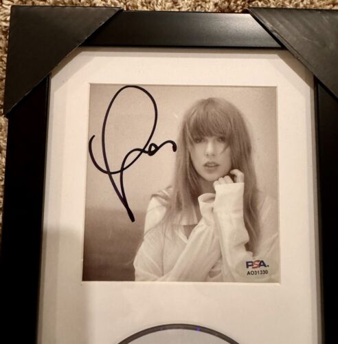 Taylor Swift Signed CD Cover ‘The Tortured Poets Department’ Framed (PSA/DNA) - Picture 3 of 4
