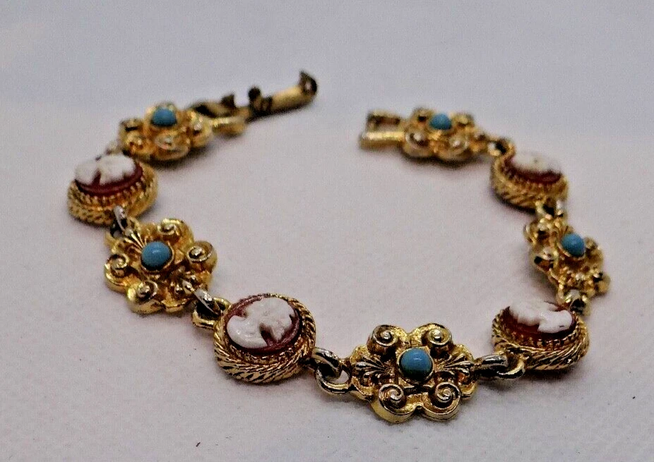 VINTAGE Cameo Bracelet Signed by ART eBay
