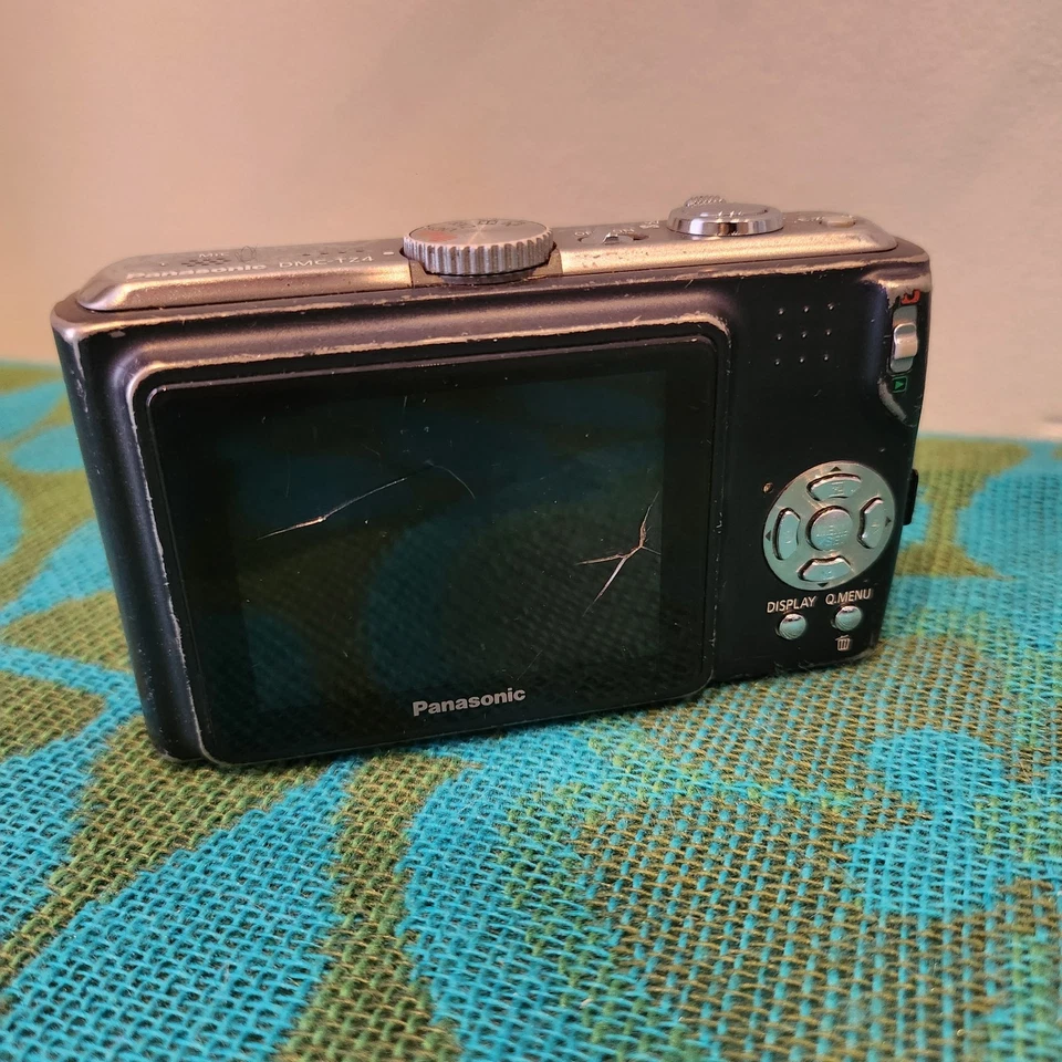 Panasonic LUMIX DMC-TZ4 8.1MP Digital Camera - Black, photo 3 of 5