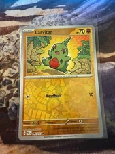 Larvitar 047/131 Sv: Prismatic Evolutions Reverse Holo