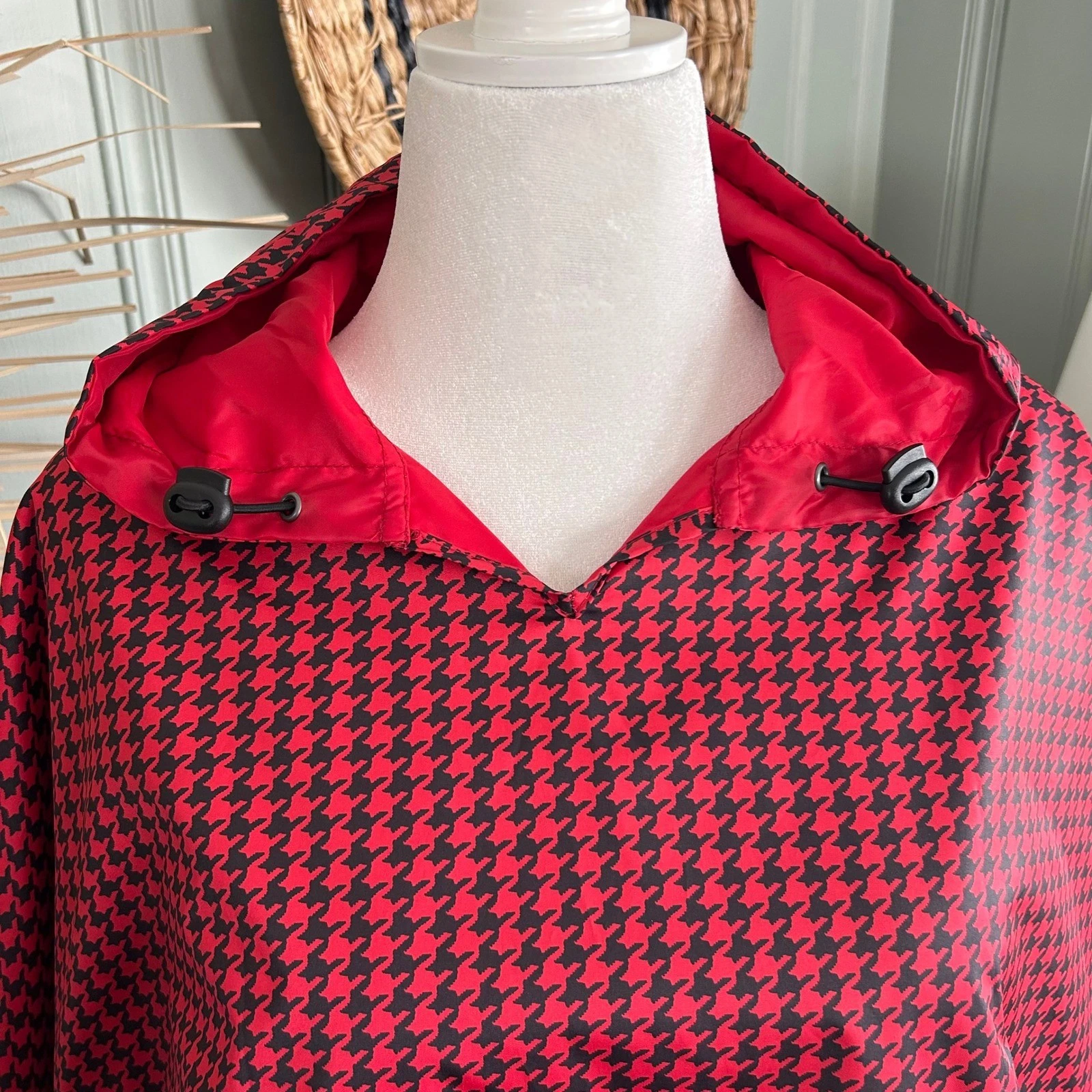 NWT B Boutique Evergreen Reversible Rain Poncho Red Houndstooth Packable Hooded