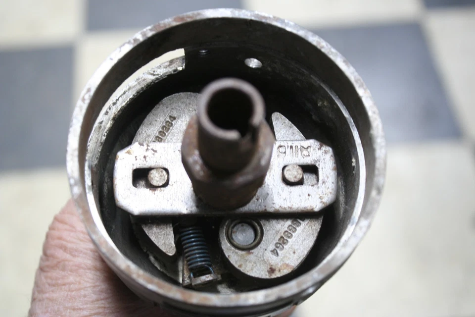 Dodge D100 D200 1967 V-8 distribuidor original #24448 piezas eje carcasa pesos Foto 3 de 4