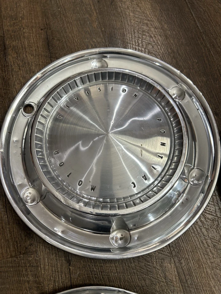 (4) Juego de cubiertas de rueda de tapacubos Pontiac Bonneville Catalina 1961 vintage de 14" usadas Foto 4 de 4