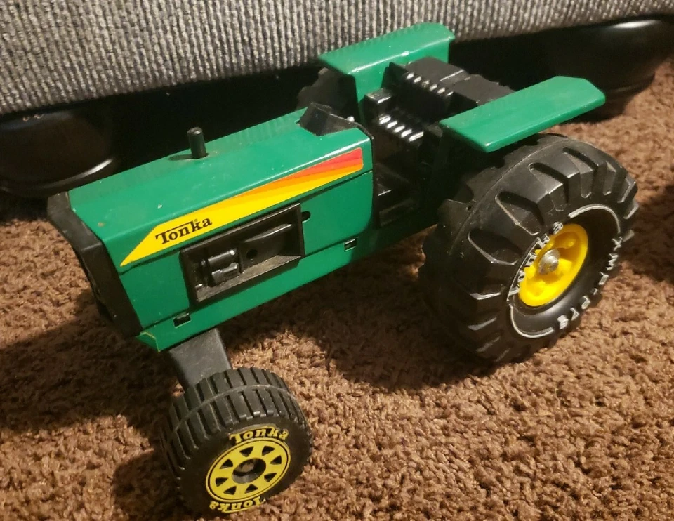 Vintage Tonka Big Green Pressed Metal XMB-975 Tractor & Trailer NICE! ORIGINAL! - Image 2 of 4