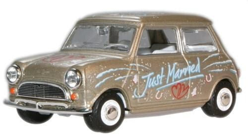 Oxford Diecast 43MIN016 Mini Cooper Just Married 1:43 Diecast Gift