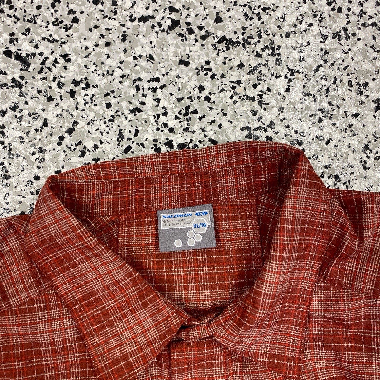 Camicia vintage Y2K Salomon uomo XL rossa tasca Activewear con bottoni Gorpcore