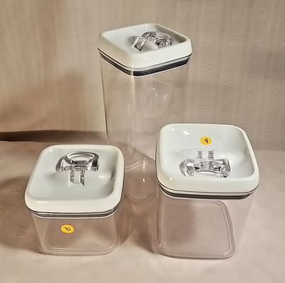 Better Homes & Gardens Set of 3 Flip-Tite Food Storage Containers OPEN BOX  (CT)