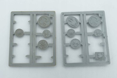 Warhammer Fantasy Kampfschild Angüsse Set Plastikteile