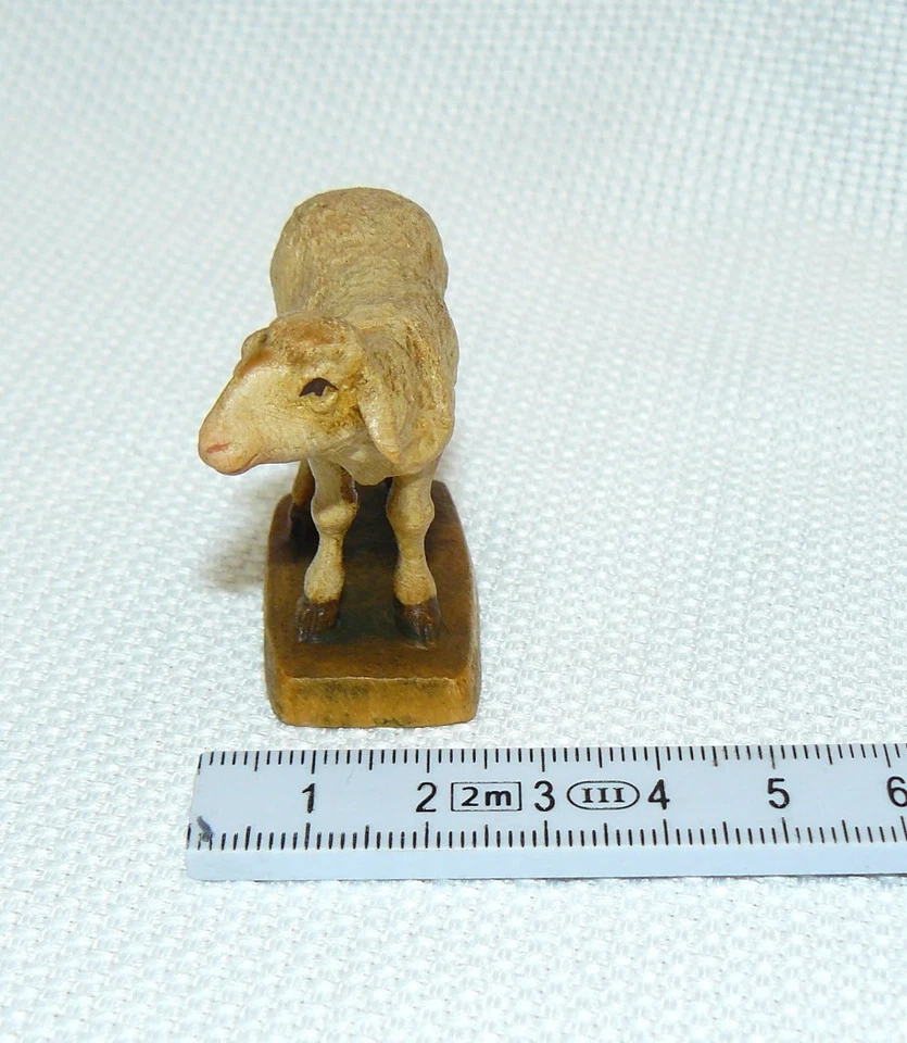 alte Holzfigur Schaf gemarkt Aufkleber Krippenfigur geschnizt - Bild 4 von 4