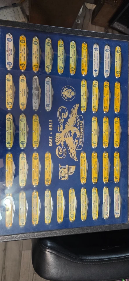 Presidential Commemorative Series Knife Set 1789-1992 Framed Display Case [203] - Image 4 of 4