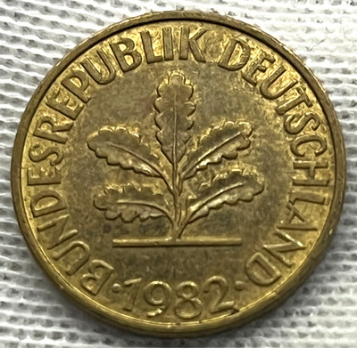 Germany / 10 Pfennig / 1982-D / KM#108 / World Coin / (03-0885)