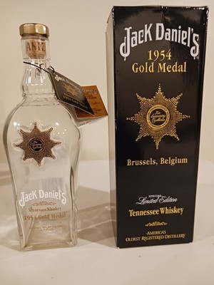 Jack Daniels 1954 Gold Medal Bottle w/ Box, Tag & Cork Stopper Brussels #045451