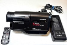 Minolta Master 8-852 8mm Camcorder Black EIS 12x/24x/36x Remote Charger