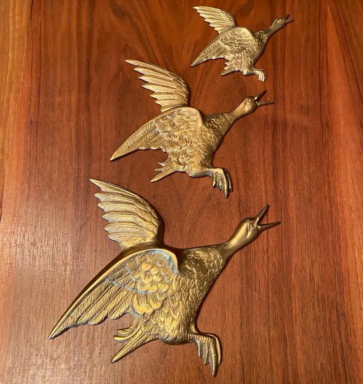 Mid-Century Modern Set of 3 Brass Geese / Ducks in Flight, Made in England