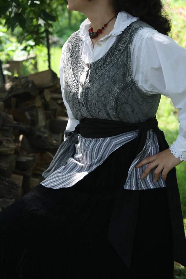 Mujer Pirata Renacimiento Feria Disfraz Conjunto Campesino Mediano Negro Gris 6 un. Foto 2 de 4