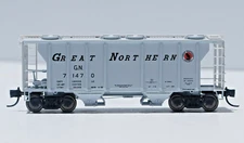 GN. N Scale. 2 Bay Covered Hopper PS-2. Rd# 71470. Micro-Trains Line. New.