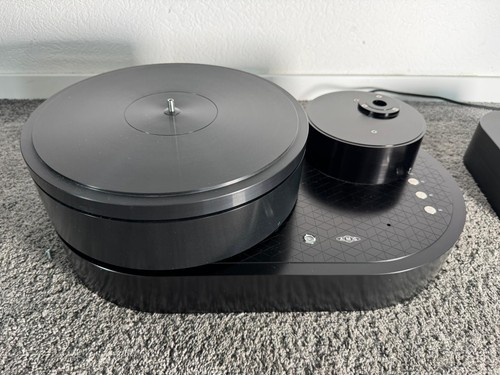 AMG Viella Forte Engraved High End Plattenspieler mit 12JT Tonarm aus 2022