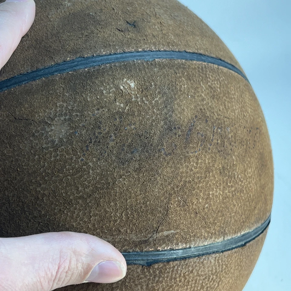 Juego de baloncesto oficial de cuero de última construcción MacGregor X10L años 80 vintage Foto 4 de 4