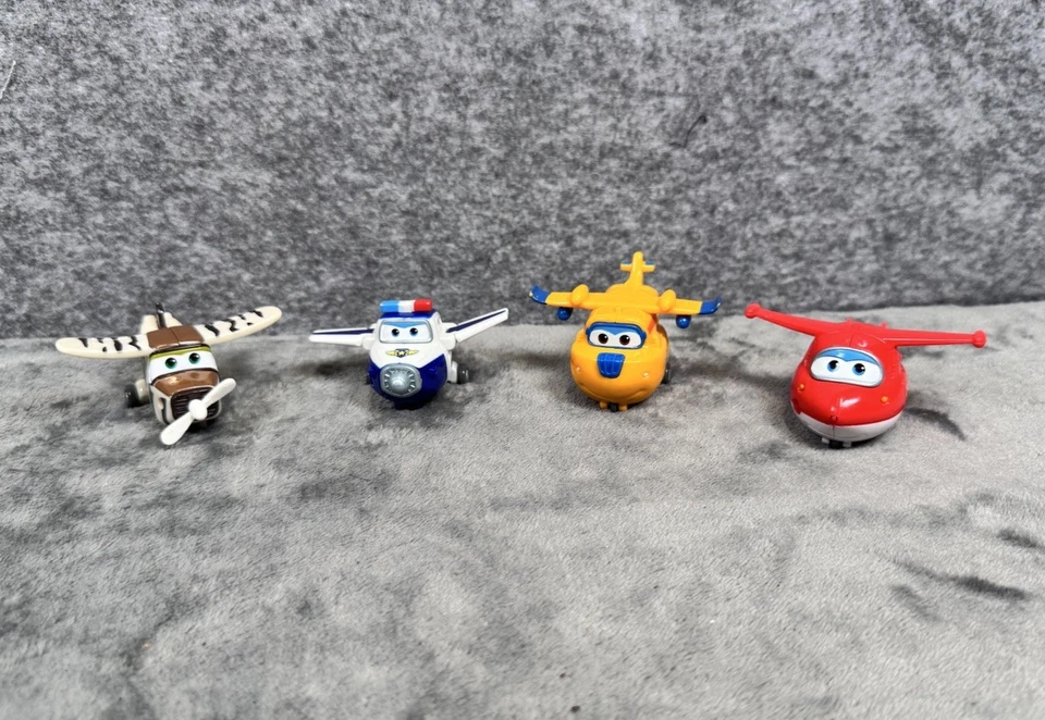 Mini Aviones Super Wings Transform-a-Bots Lote 4 Policía Paul Bello Jett Donnie 2" Foto 2 de 4