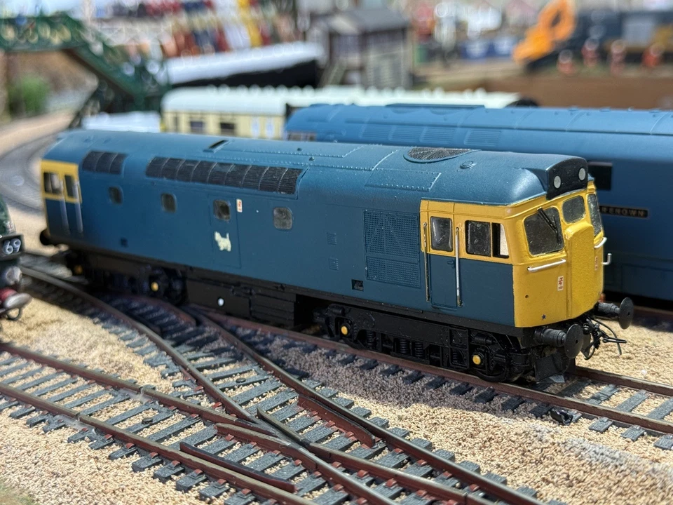 Lima Class 26 Highlands BR Blue Domino Headcodes OO Diesel Loco Fully Serviced - Image 2 of 4