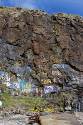Photo 6x4 Graffiti, Canna Harbour A' Chill It appears to be common practi c2019
