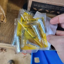 Genuine John Deere Original Equipment Bolt # GXH47890 group of 5 shear bolts