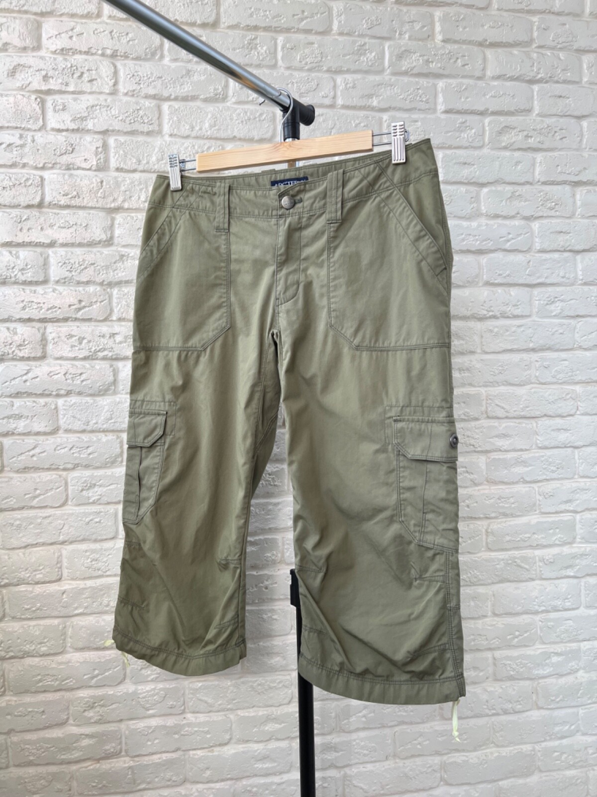 ARC'TERYX Pantaloncini verdi da donna Arcteryx Cargo Capri taglia 6