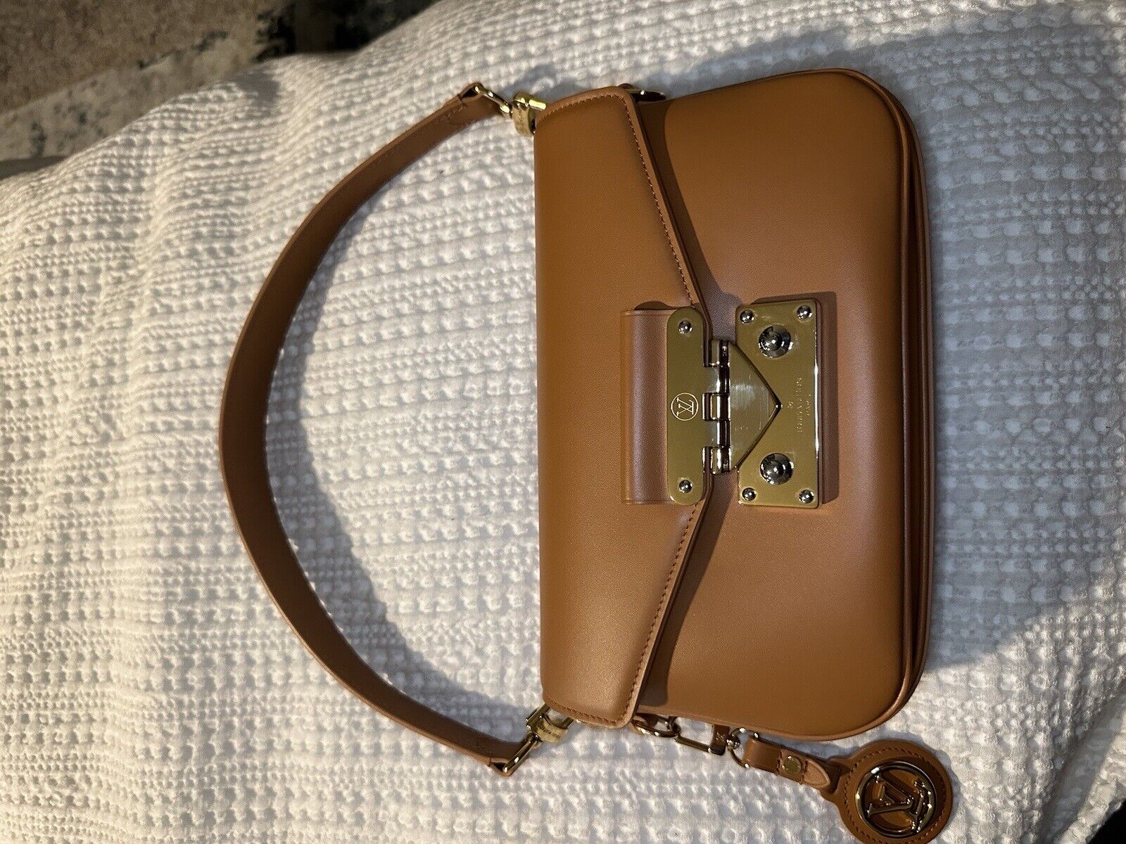 Louis Vuitton Swing Crossbody Brown Leather - image 3