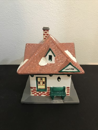 Dept 56 Original Snow Village - Village Station and Train #51225 In Box - Picture 8 of 12