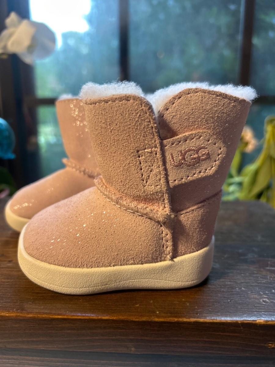 UGG INFANTS KEELAN SPARKLE BABY PINK BOOTIES size 0/1
