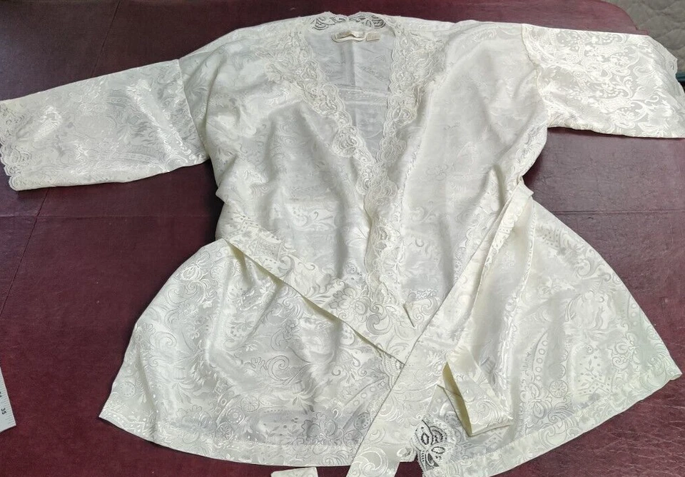 VTG VICTORIA SECRET PEIGNIOR SET WOMAN SMALL WHITE BEADED LACE GOLD LABEL BRIDE - Image 2 of 4