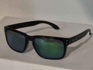 Oakley Holbrook R Polarized Polish Black / Green
