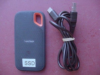 SanDisk Extreme Portable SSD 250GB Black bundled with USB-C Cable_Tested Good