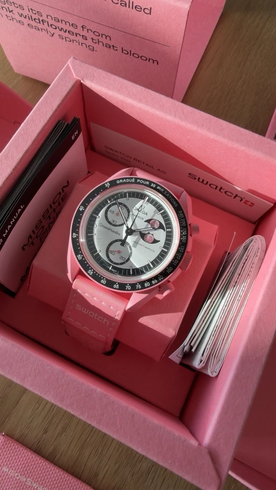 Omega x Swatch MoonSwatch Armbanduhr Mission to the Pink Moonphase, Foto 3 von 4