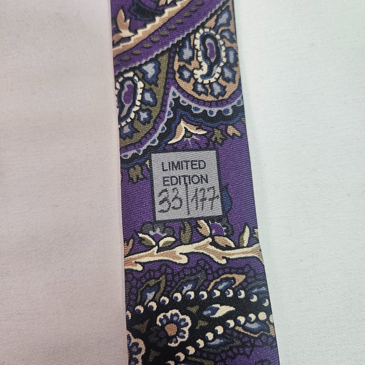 Cravatta Uomo Daniel Cremieux In Seta Paisley Oro E Multicolore &ndash; 100% Seta Made In Italy