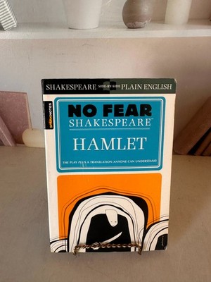 Hamlet (No Fear Shakespeare) : No Fear Shakespeare Side-By-Side Plain English