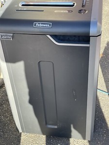 Fellowes Powershred 325i 100% Jam Proof. Working