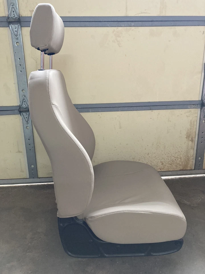 Car And Truck Seats - Image 4 of 4
