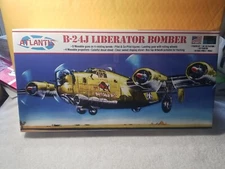Atlantis Models 1:92 B-24 Liberator Buffalo Bill w/Stand Plastic Model Kit.